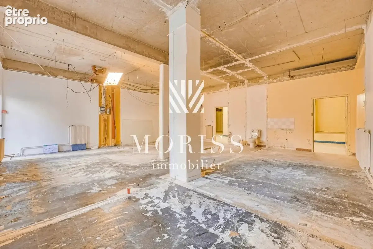 Local commercial de 280 m² – Rue Duhesme – Fort potentiel - photo 3