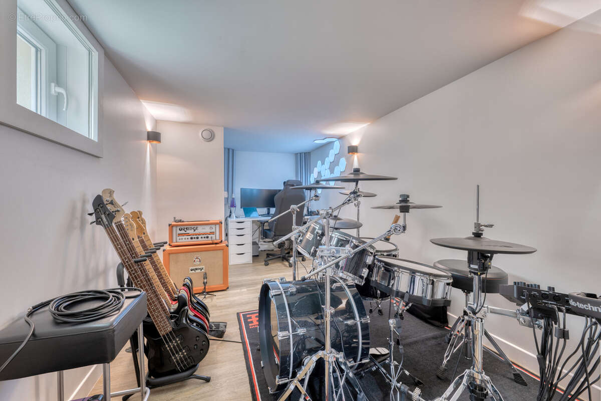 Maison à ASNIERES-SUR-SEINE