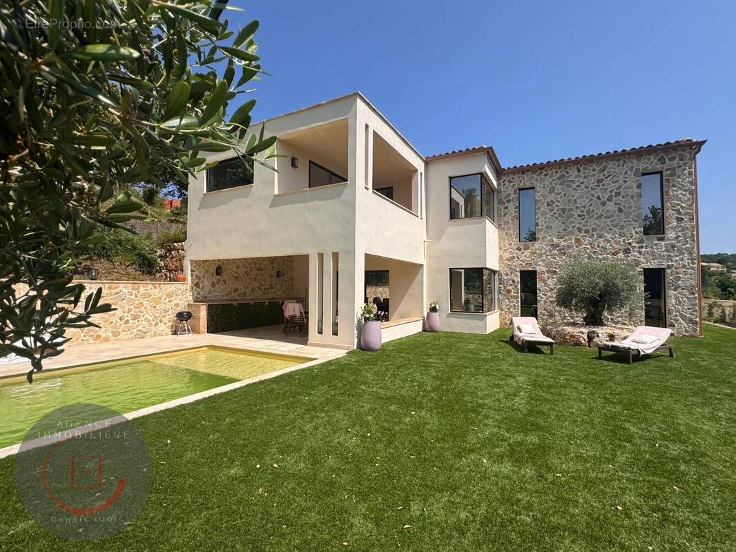 Maison à LES ADRETS-DE-L'ESTEREL