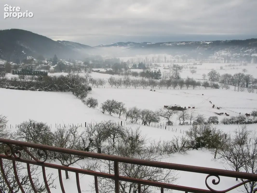 Maison de type V avec annexe dans 2040m2 de terrain. - photo 19