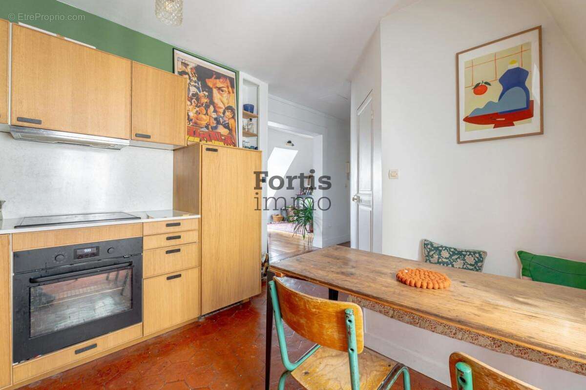 Appartement à PARIS-10E