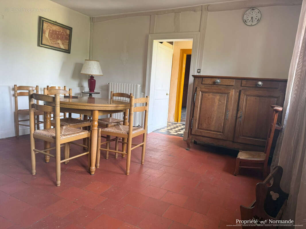 Maison à CORMEILLES