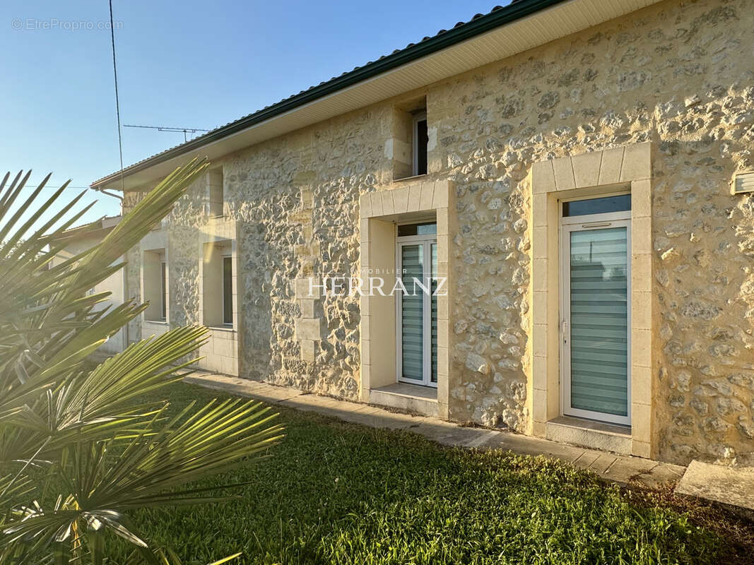 Maison à BONZAC