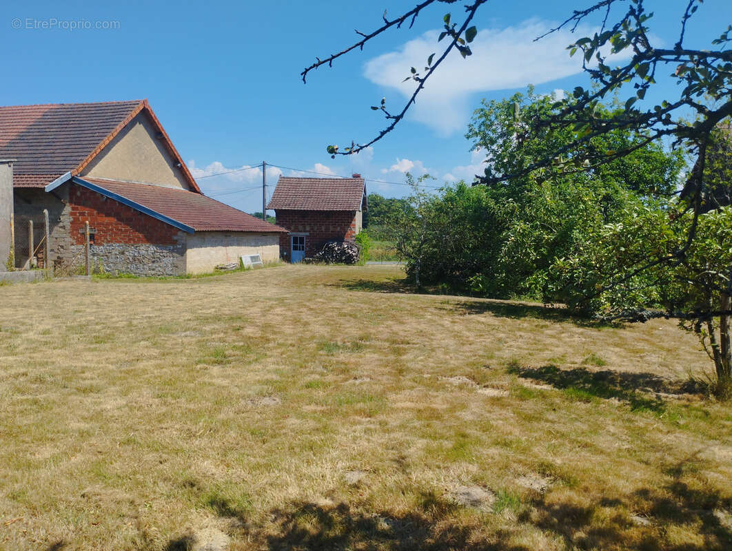 Maison à LES DEUX-FAYS