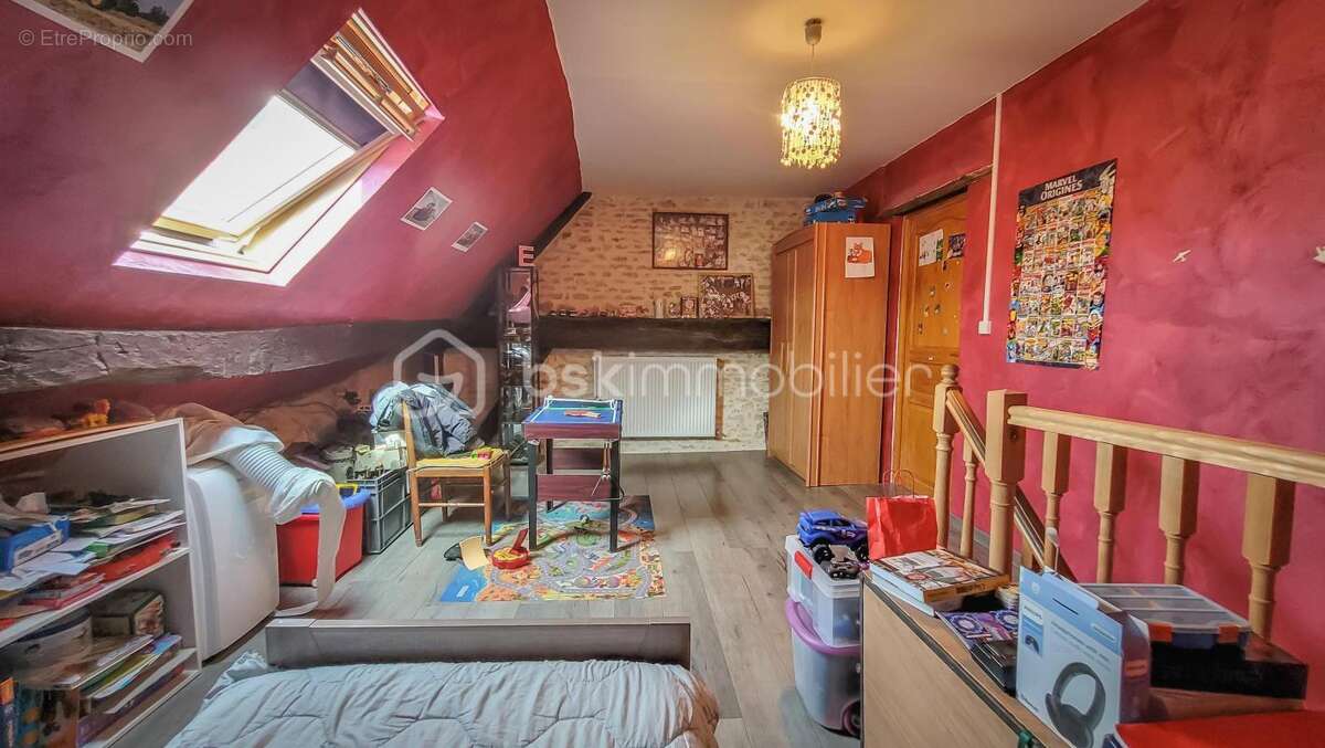 Maison à SAINT-PARIZE-LE-CHATEL