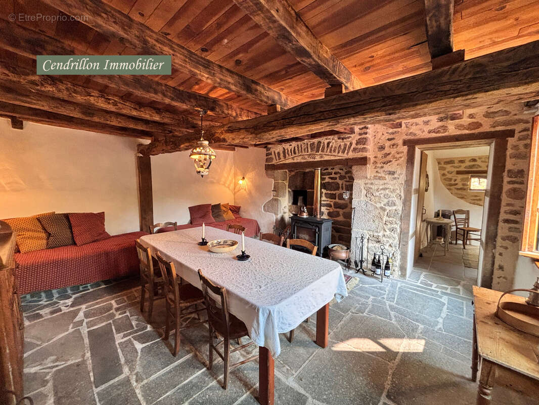 Maison à CHATELUS-LE-MARCHEIX