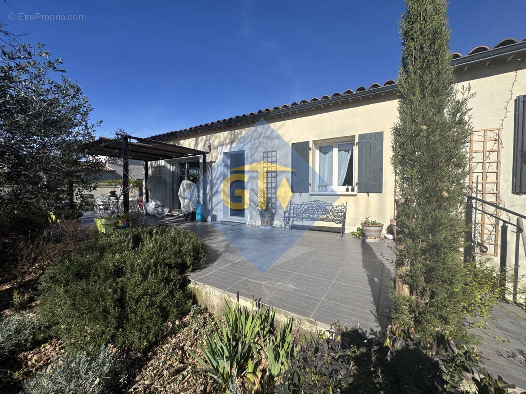 Maison à SAINT-PAUL-LES-FONTS