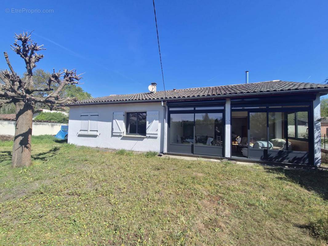 Maison à NOAILLAN
