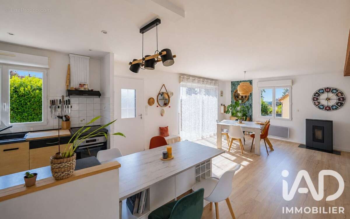 Maison 121 m² à Brette-Les-Pins  - photo 3