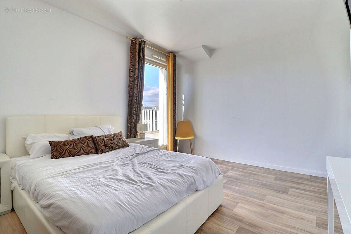 Appartement à AUBERVILLIERS