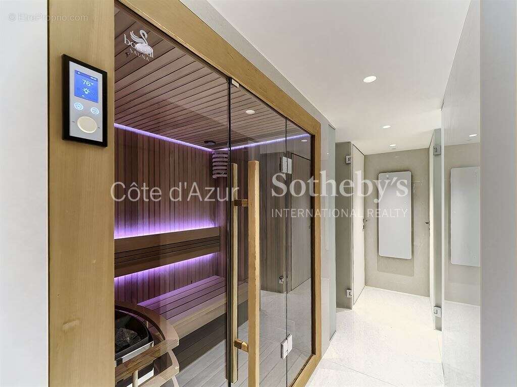 Saint-Jean-Cap-Ferrat, maison de village rénovée à 200 m de la mer - photo 14