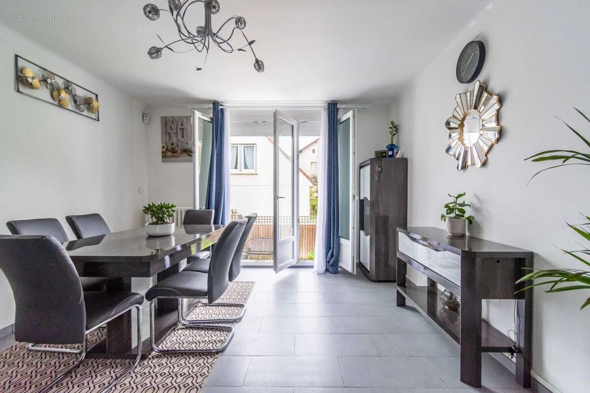 Maison à MONTMORENCY