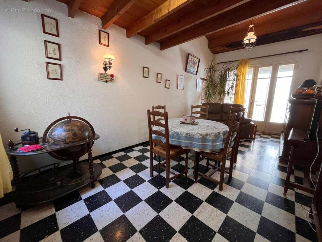   - Maison à FOURQUES