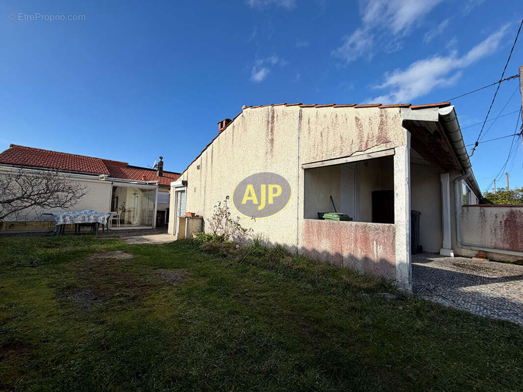 Maison à VENDAYS-MONTALIVET