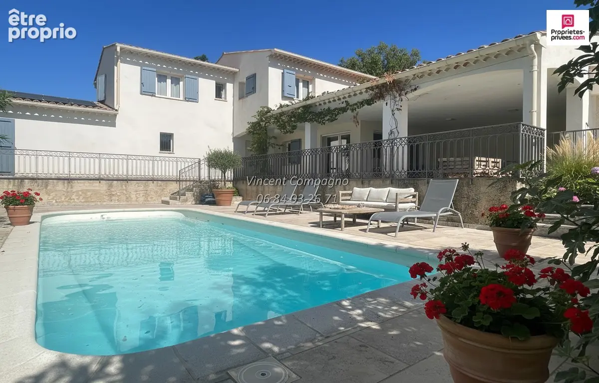 Villa 170 m², 8 pièces, 6 chambres, piscine, grand garage et terrain - photo 2