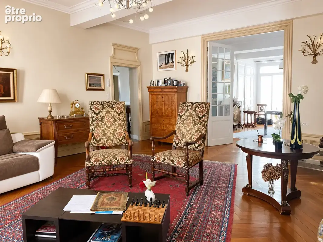 Bel appartement de caractère en plein cœur de Roanne - photo 2