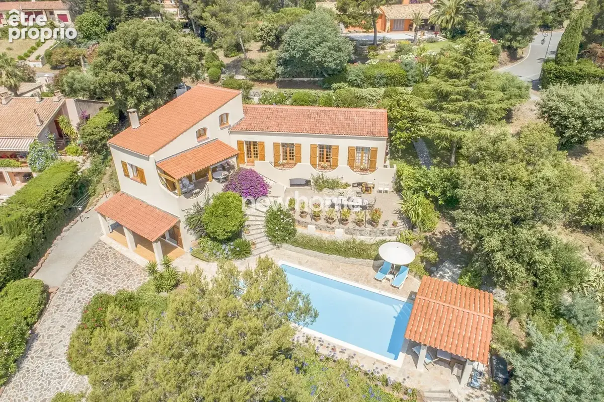 Élégante Villa Provençale avec Vue Mer - photo 25