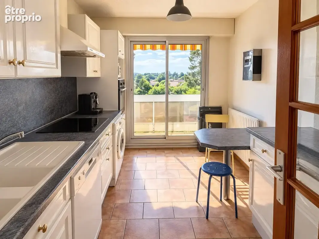 Appartement 4 pièces 81 m² à vendre à Pessac (33600) - photo 3