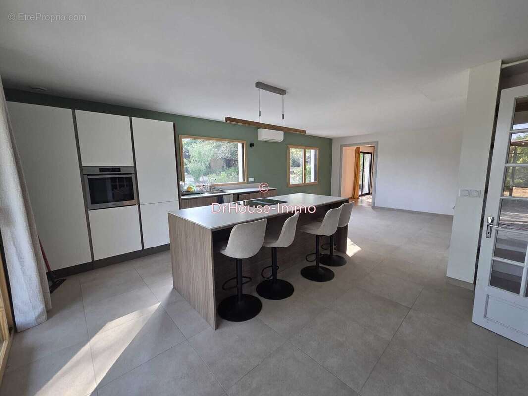 Maison 200 m² à Escamps  - photo 28