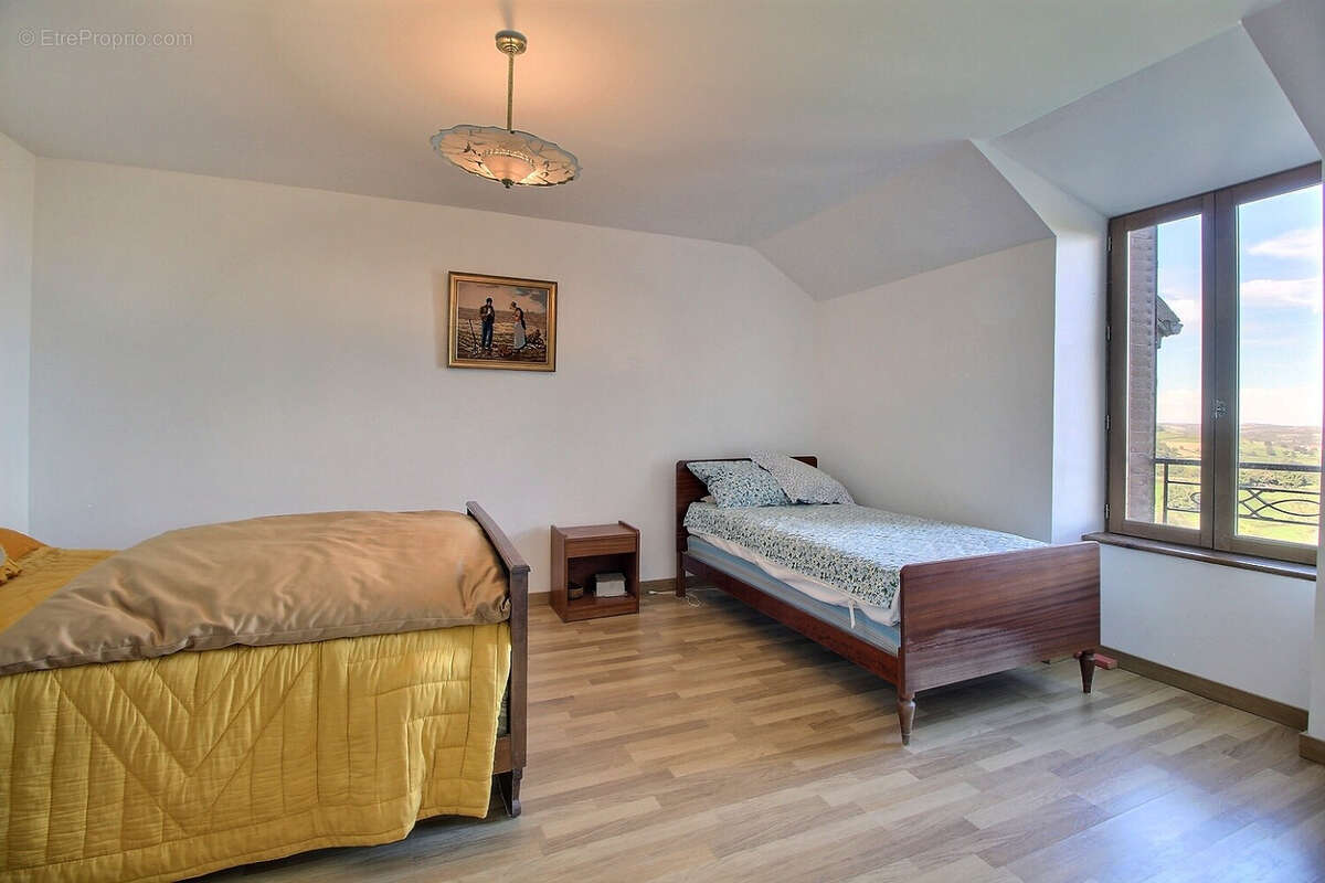 Maison à SAINT-MARTIN-DU-TARTRE