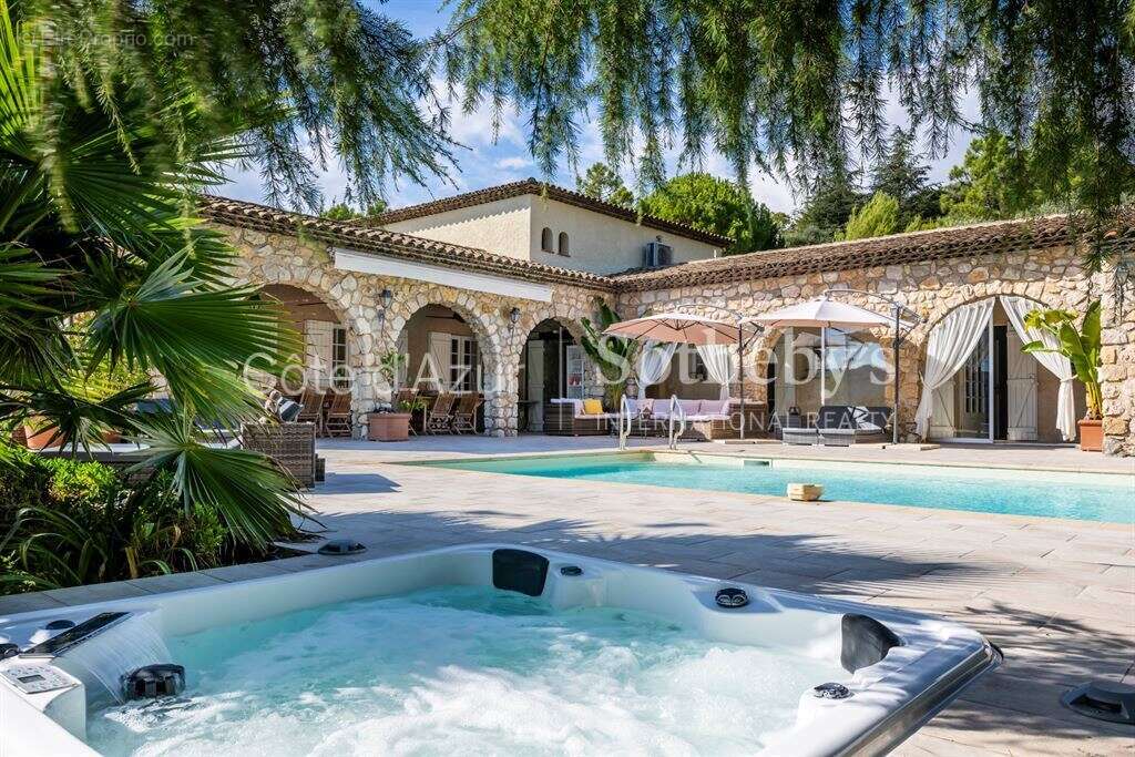 Maison à PEYMEINADE