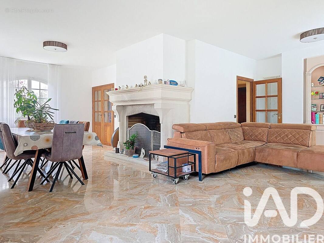 Photo 1 - Maison à VILLECRESNES