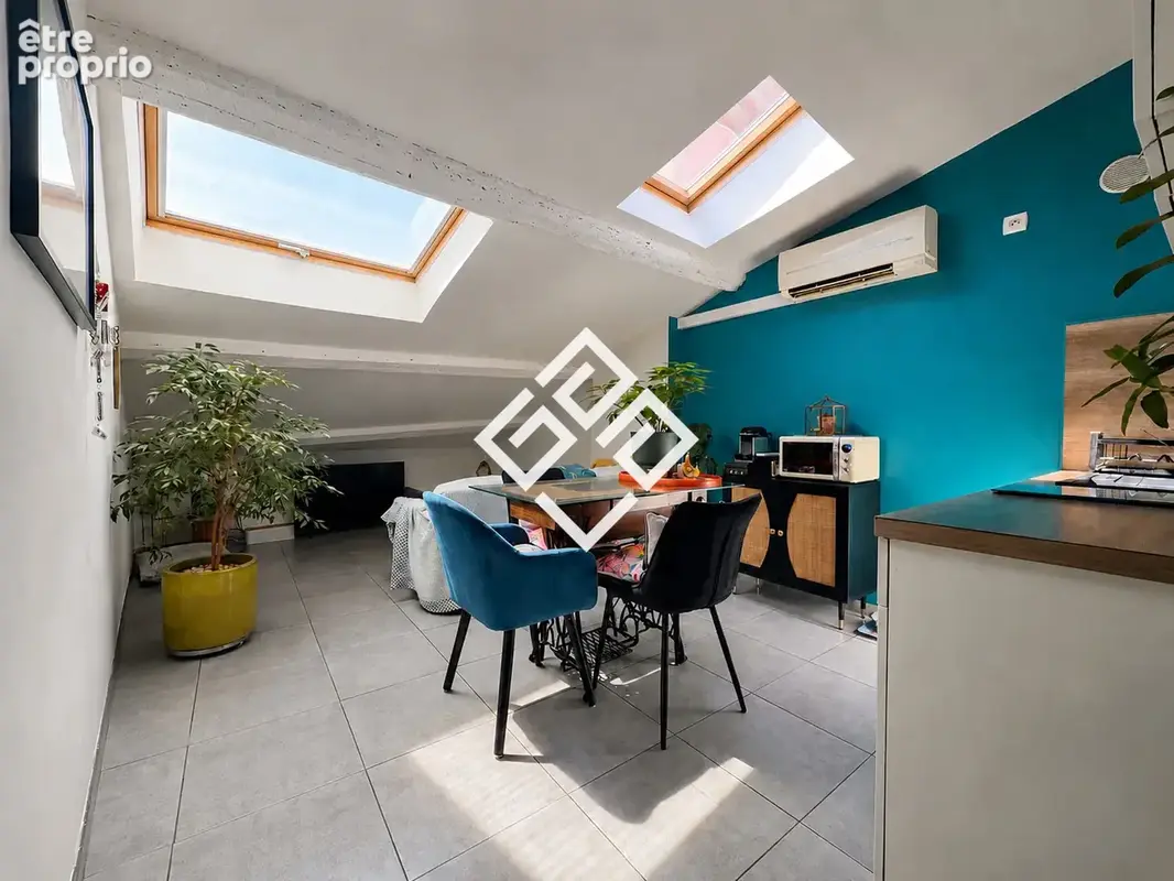 Narbonne centre-ville   Appartement mansardé de 60 m2 au sol - photo 2