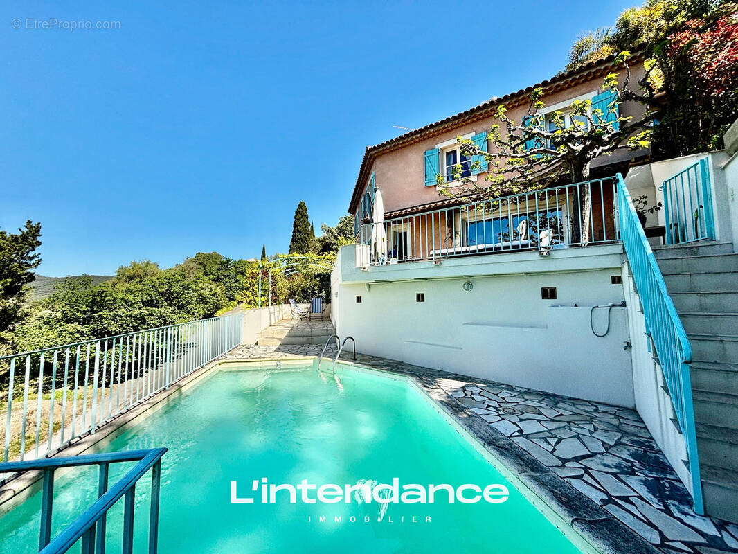 Maison à HYERES