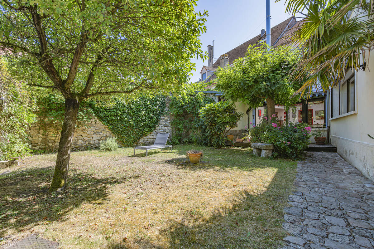Maison à SERGY