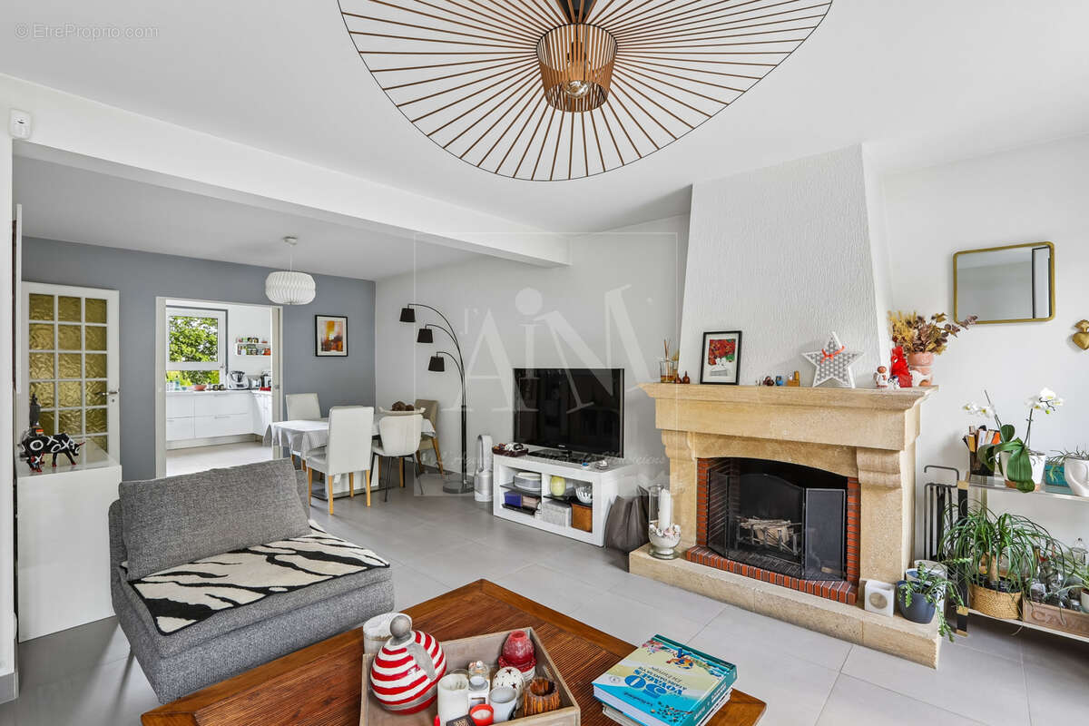 Maison 6 pièces avec jardin, sous-sol total et stationnements - photo 11