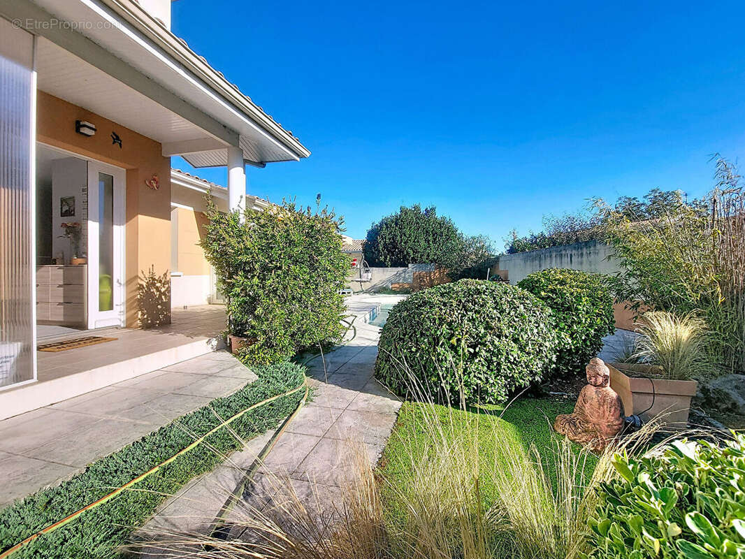 Maison à PAREMPUYRE