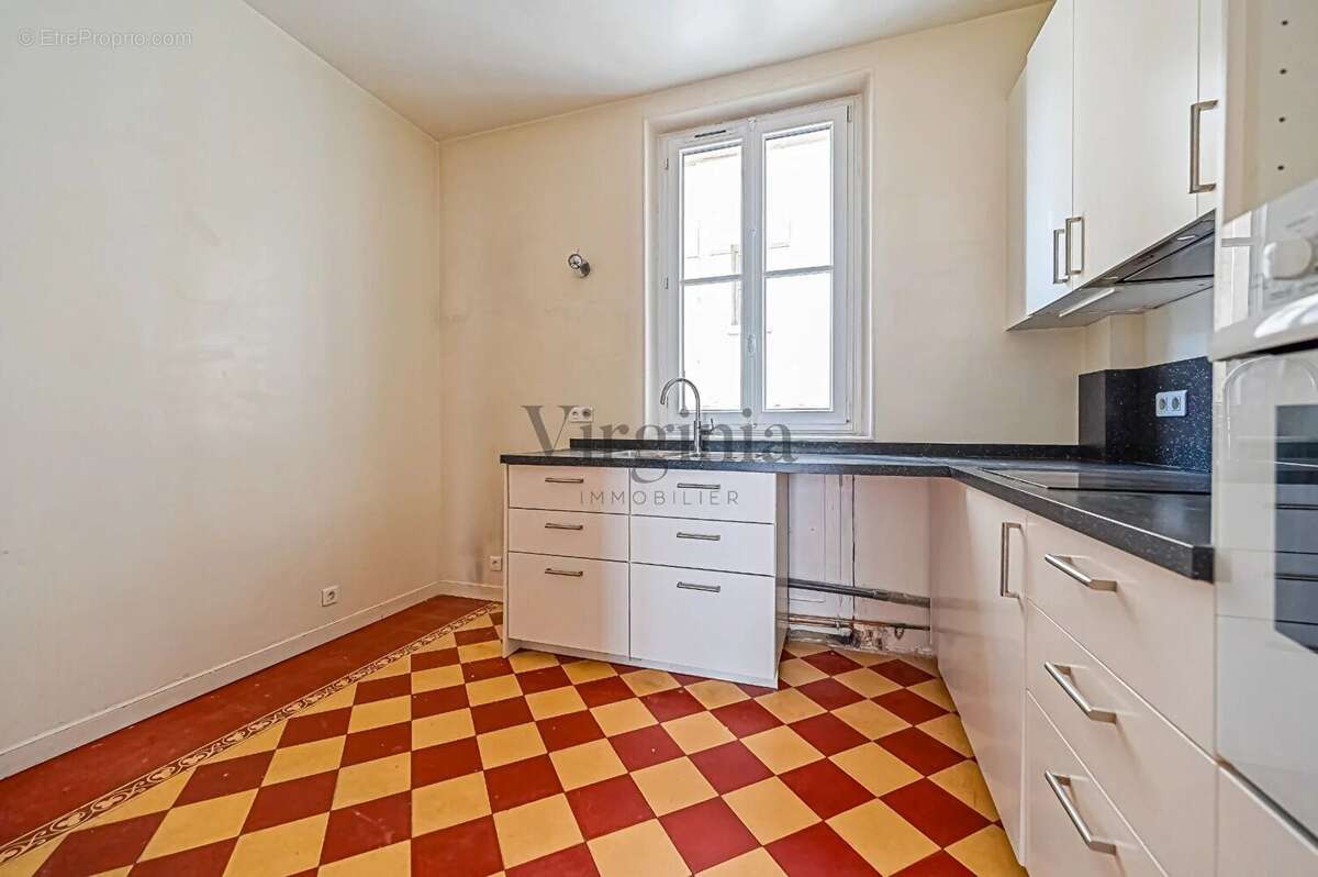 Appartement à CHARENTON-LE-PONT