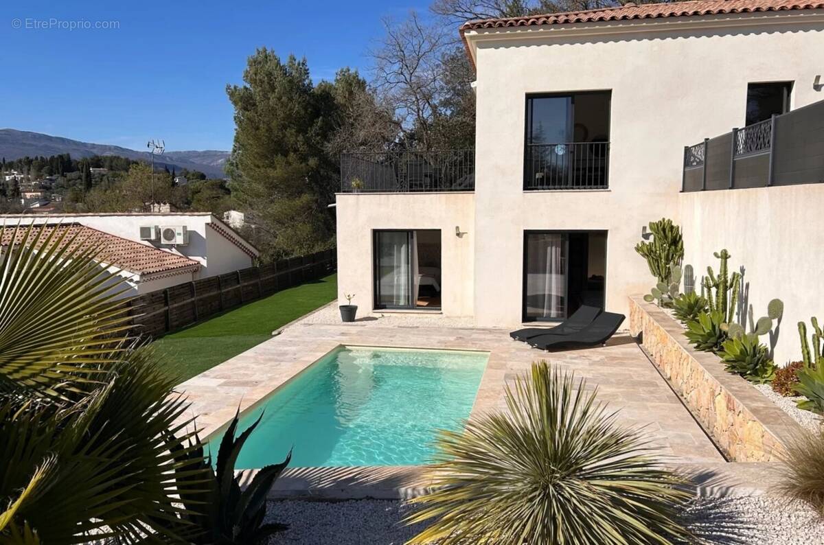 Maison à VALBONNE