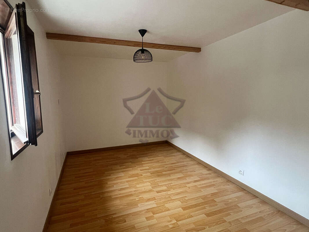 Maison à SAINT-BRES