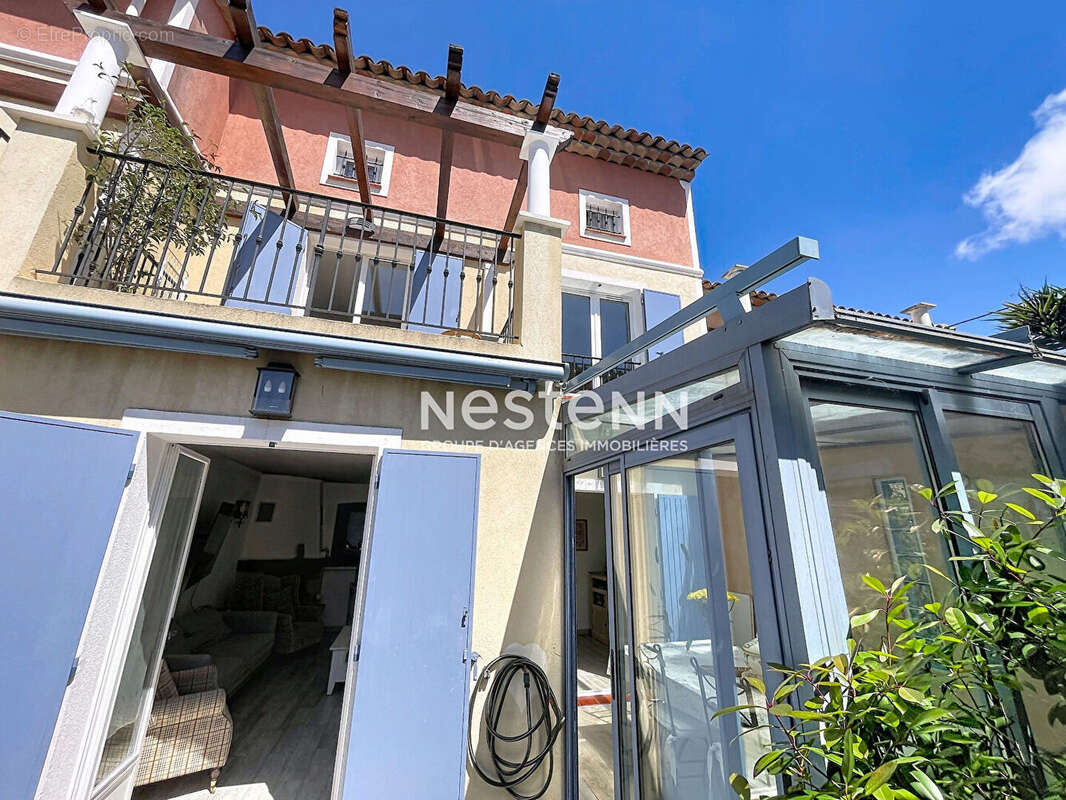 Golfe Juan - Maison 104m² - 5pièces - Garage - Calme - photo 4