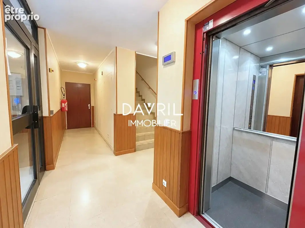 Conflans Sainte Honorine - Superbe appartement 3 pièces avec balcon et ASCENSEUR  ! - photo 10