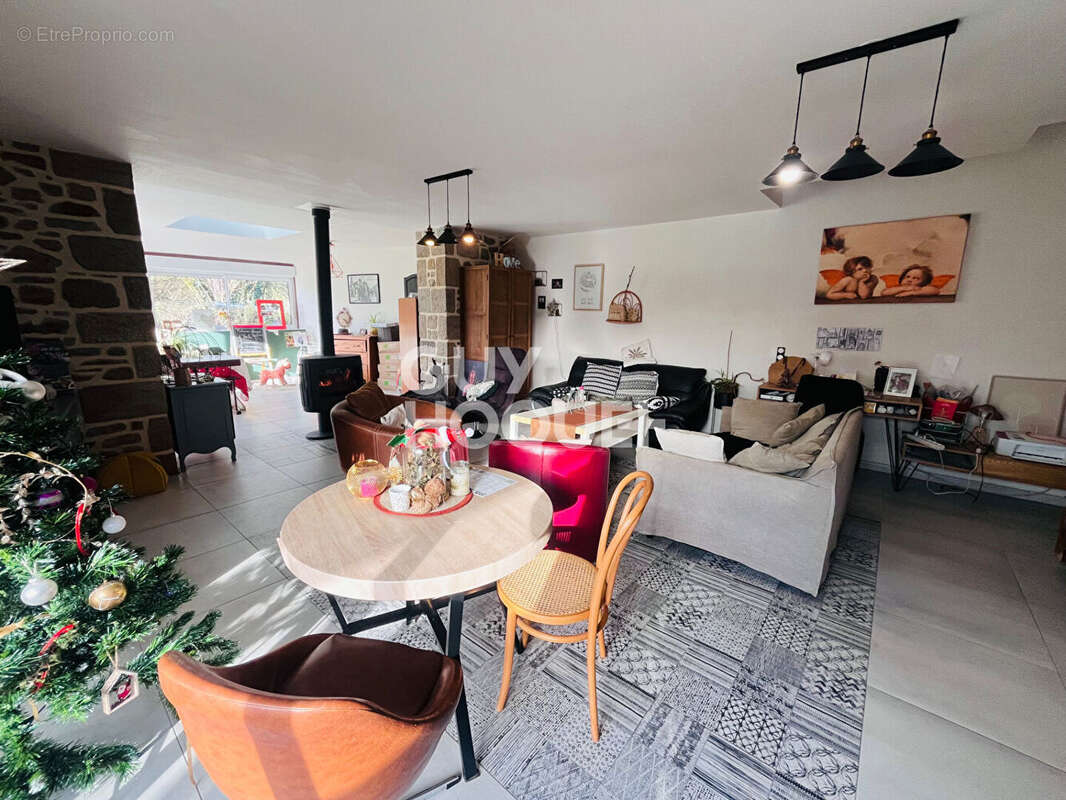 Maison à BAGUER-PICAN