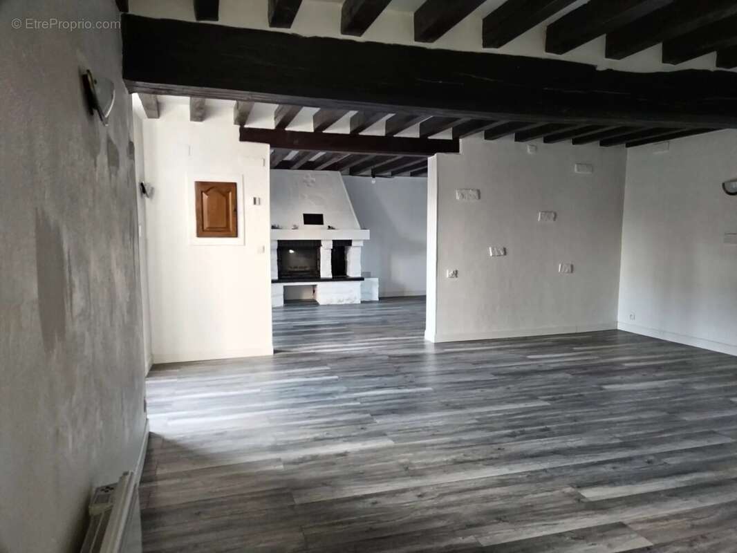 Maison à REMAUVILLE