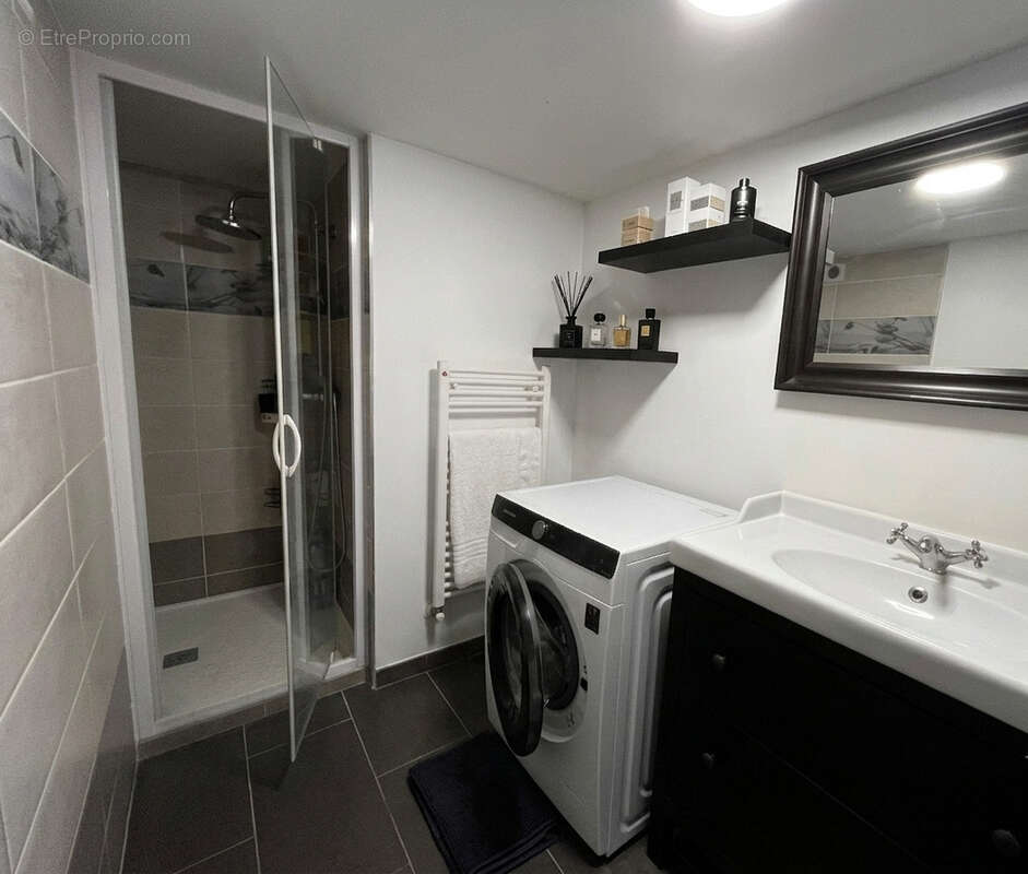 HIDRI IMMO PLUS vous propose un loft d'architecte 4 pièces avec clim réversible et parking loué à La Tronche - photo 6