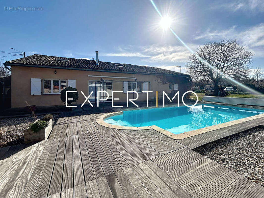 Maison à AYGUESVIVES