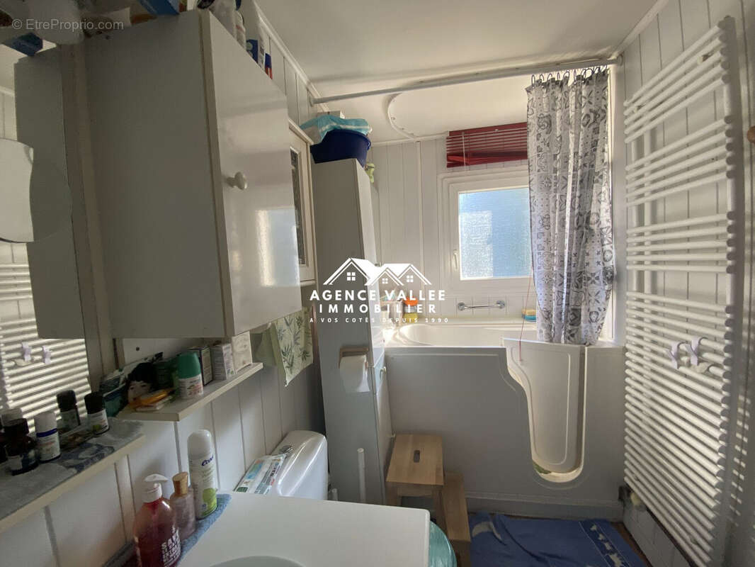 Maison à SAINT-PIERRE-DU-PERRAY