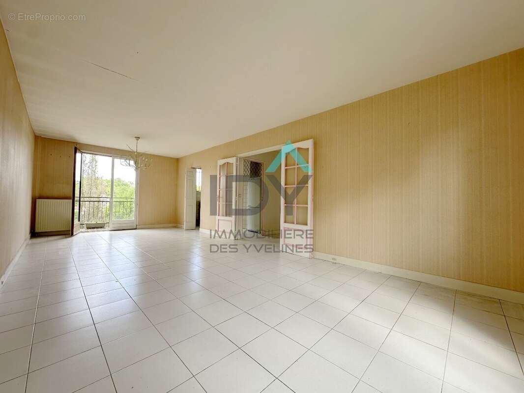 LE PECQ - Domaine de Grandchamp .Maison 175 m2 5 chambres - Au calme - photo 2