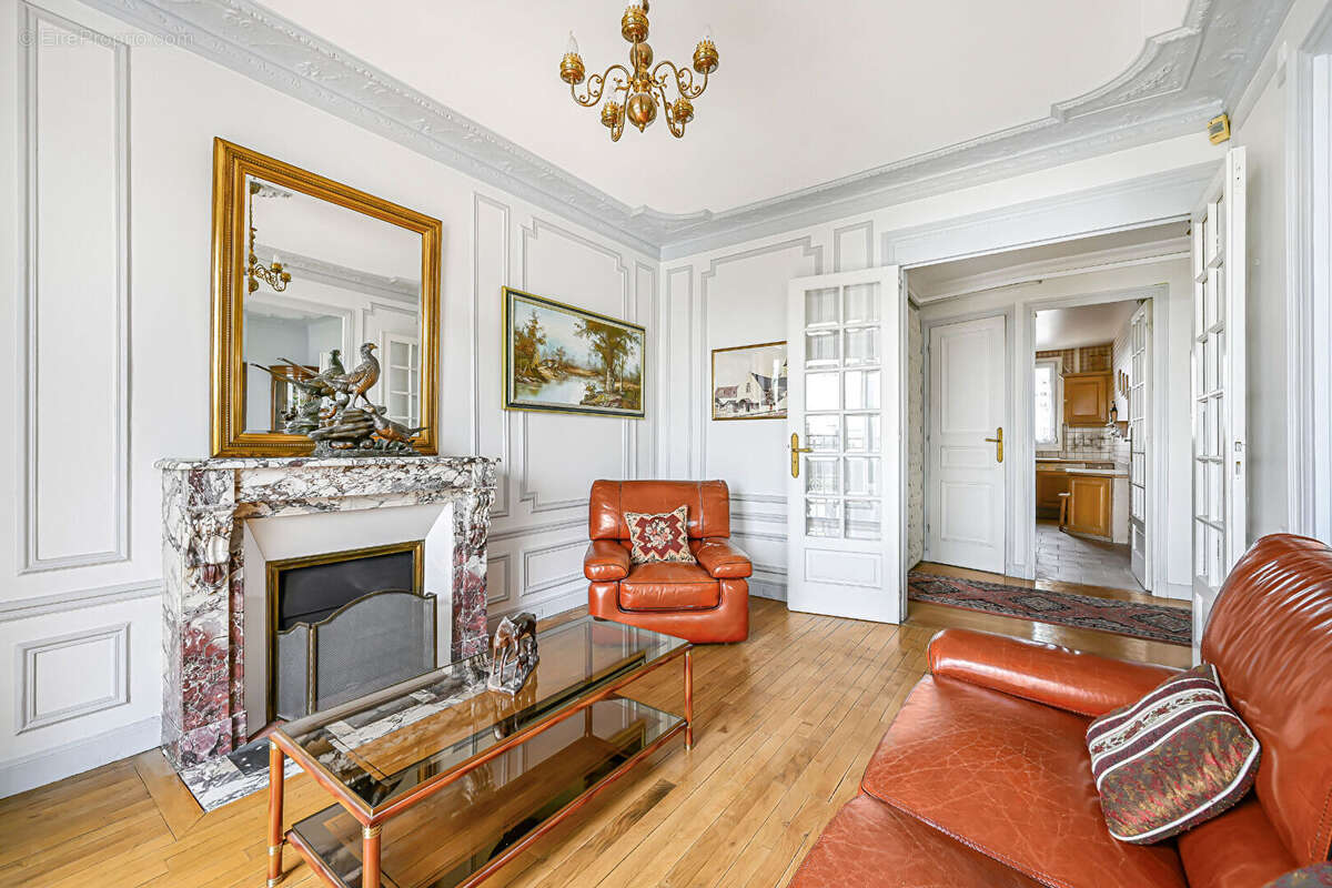 Appartement à PARIS-14E