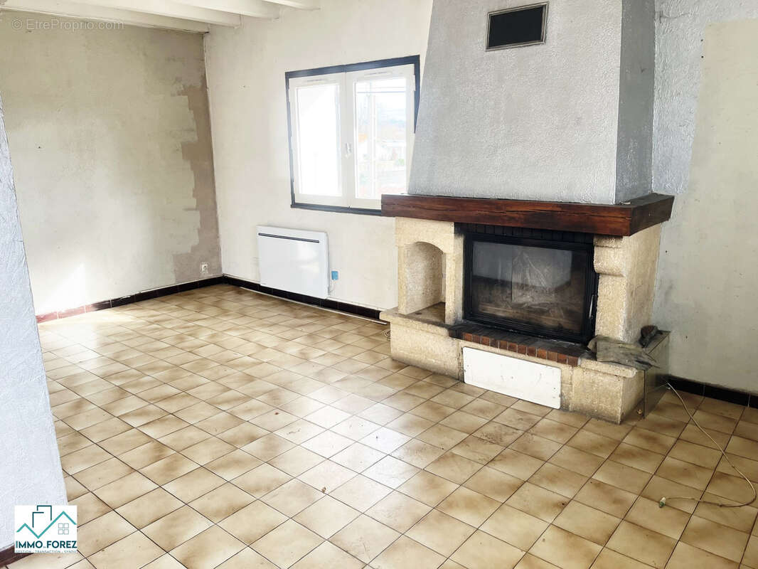 Appartement à VEAUCHE