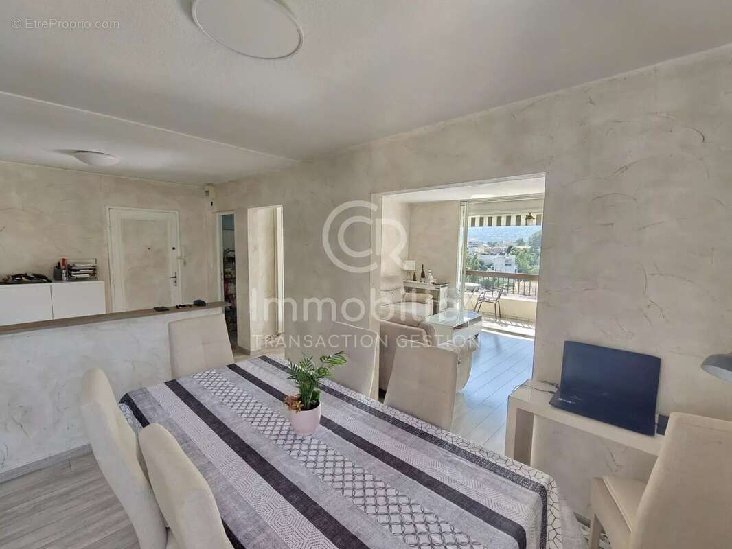 T4  de 95m²  - Parking et Cave - photo 4