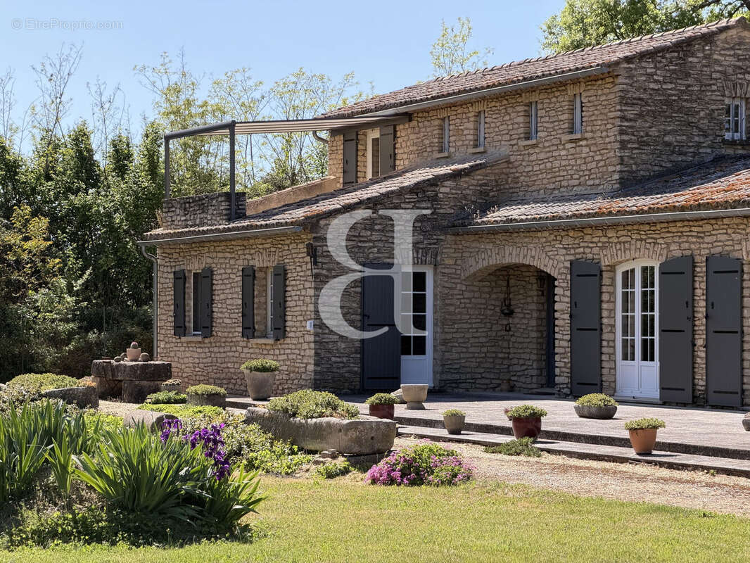 Maison à PLAN-D'ORGON