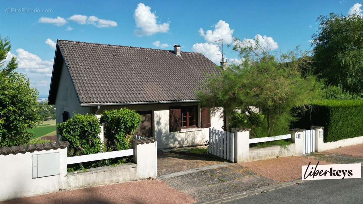 Maison à CORCELLES-LES-MONTS