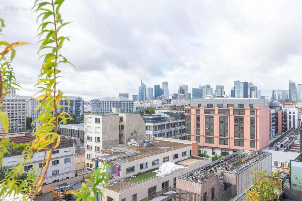 Appartement à COURBEVOIE