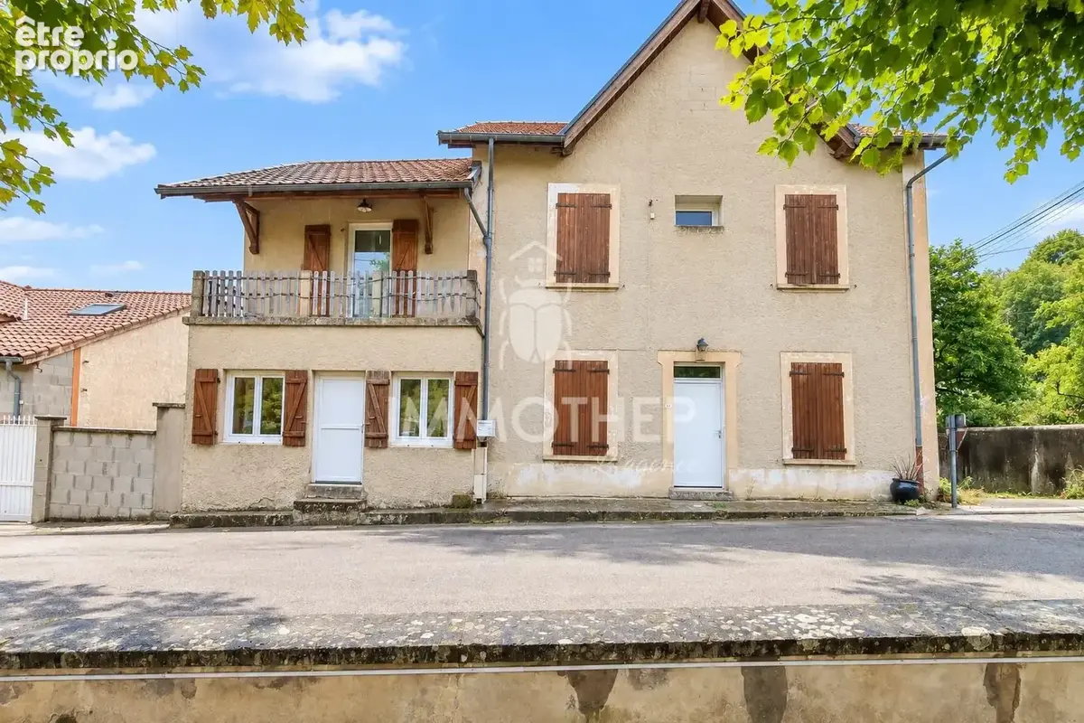 Maison 7 pièces 160 m² à vendre à Viriville (38980) - photo 2