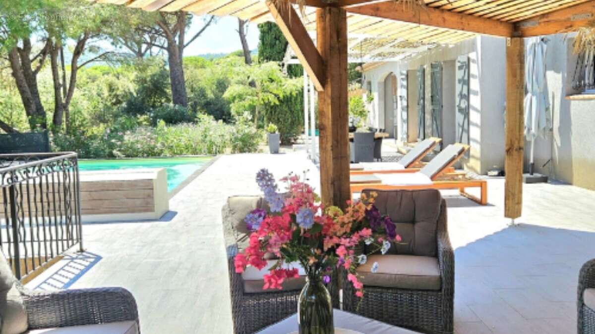 Maison 400 m² à Plan-De-La-Tour  - photo 3